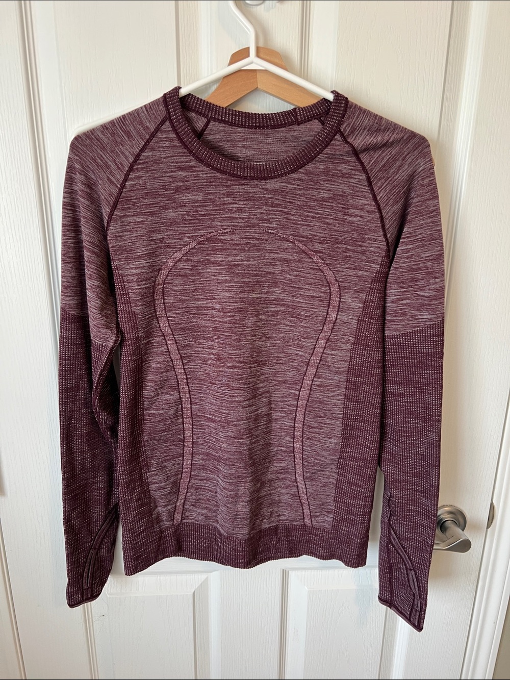 Seamless Swiftly Long-Sleeve Crewneck Top in Burgundy